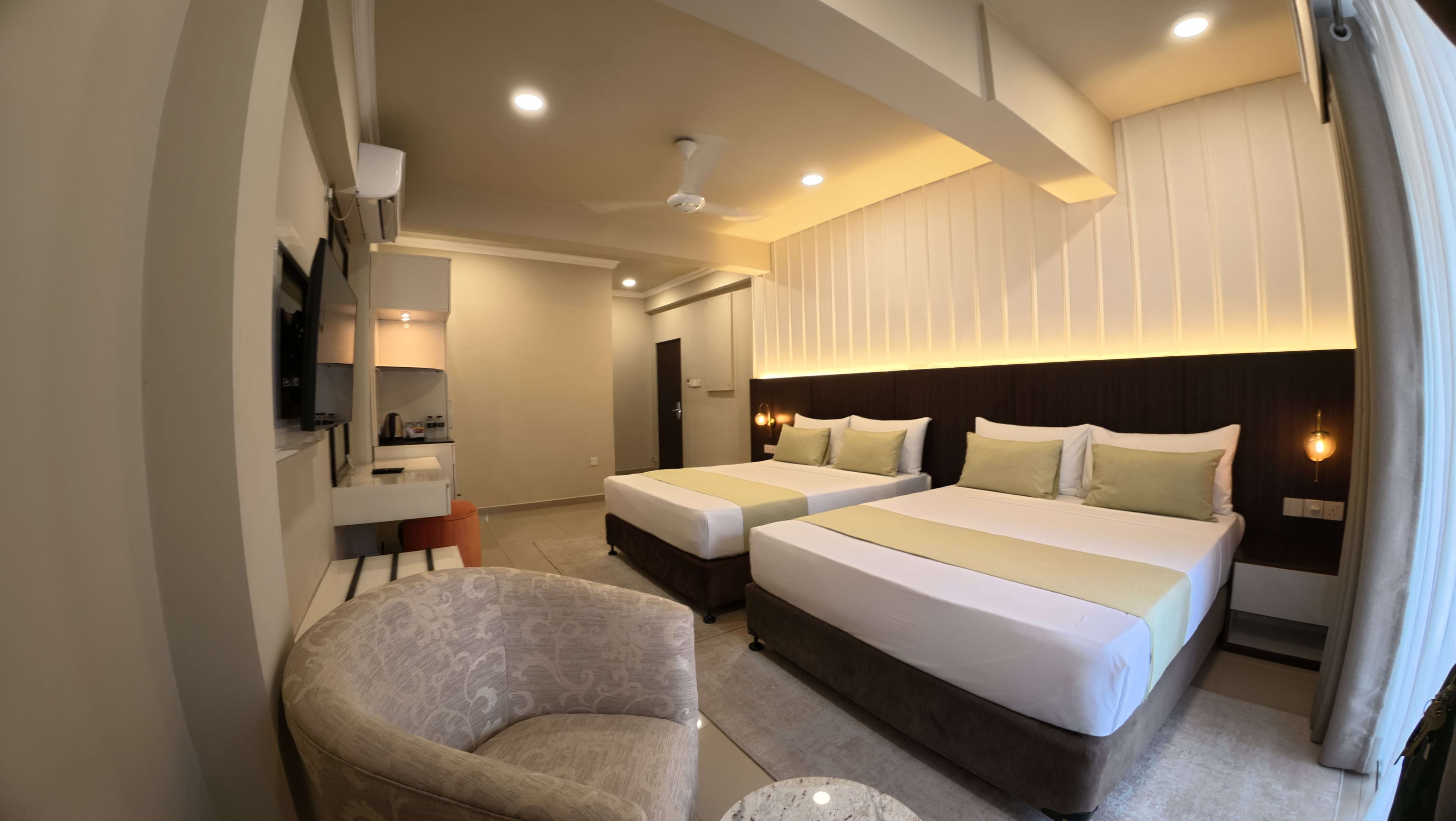 Hotel Grand Amanee - Deluxe Quadruple Room